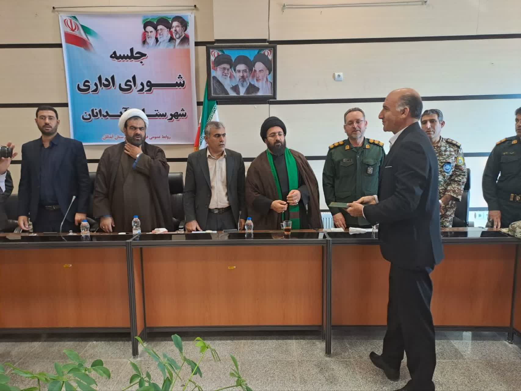 برگزاری جلسه شورای نخبگان شهرستان آبدانان با محوریت احصای مسائل و ظرفیت‌های محلی