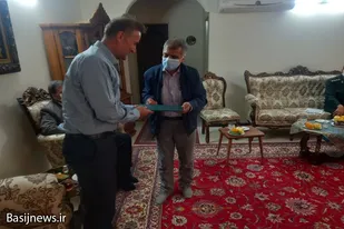 دیدار بسیجیان حوزه شهید قهاری همدان با خانواده شهید &laquo;قاسمی&raquo;