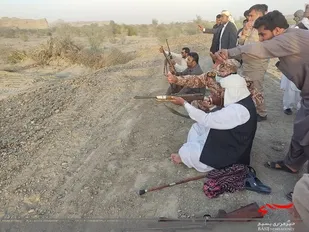 برگزاری میدان تیر بسیج عشایری جاسک به مناسبت دهه مبارک فجر