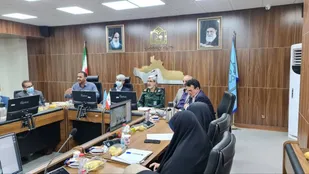مدیران انقلابی و جهادی خود را متعلق به میز و صندلی نمی دانند