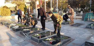 غباروبی مزار شهدا در شهرهای زرین شهر، فولادشهر و باغبهادران شهرستان لنجان توسط بسیجیان و پایوران گردان۱۱۰ امام حسین علیه السلام