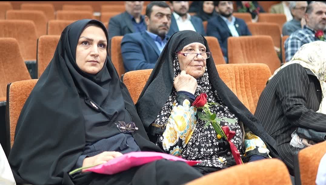 جامعه پزشکی در دفاع مقدس، کرونا و میدانهای خدمت، نقشآفرینی ماندگاری داشته است جامعه پزشکی در دفاع مقدس، کرونا و میدانهای خدمت، نقشآفرینی ماندگاری داشته است