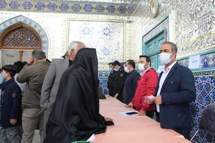 استقرار میز خدمت دستگاه&zwnj;های اجرایی شهرستان پیشوا همزمان با دهه مبارک فجر