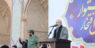 مسئولان با مردم مسئولانه و با عشق رفتار کنند/ شیعه امروز در اوج افتخار است