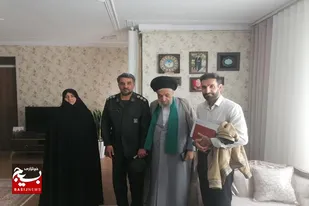 دیدار مسئول سازمان بسیج کارگران وکارخانجات استان همدان با خانواده شهدا
