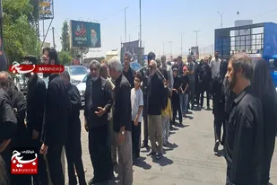 خدمت رسانی به زائران در مواکب رهبر شهید در سرخه