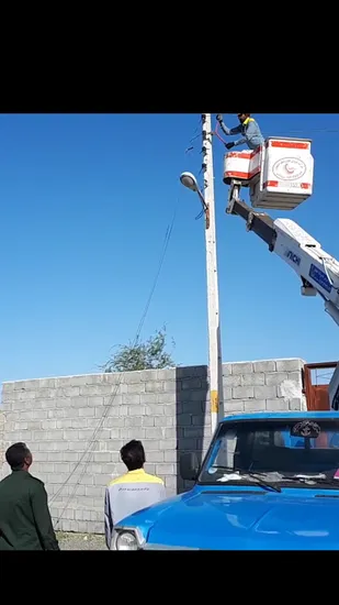اصلاح و بازسازی 500 متر شبکه توسط گروه جهادی بسیج مهندسین شهرستان میناب