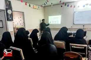 هدف توانمندسازی خبرنگاران افتخاری بسیج؛
دوره عکاسی با موبایل ویژه بسیجیان جعفرآباد برگزار شد