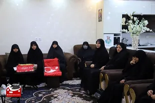 دیدار بانوان بسیجی خوزستان با خانواده شهید حجت&zwnj;الاسلام هادی استاد