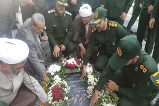 آیین عطرافشانی مزار مطهر پاسدار امنیت شهید علی نظری در ملایر