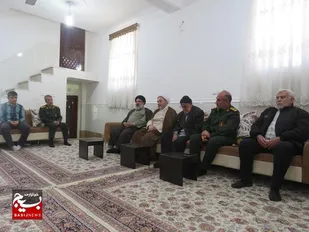 دیدار مسئولان نمایندگی ولی&zwnj;فقیه با خانواده روحانی فقید حجت&zwnj;الاسلام انصاری در دشتستان