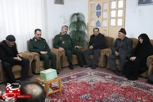 دیدار فرمانده سپاه قدس گیلان با خانواده شهدای حمله تروریستی مسلحانه در رشت