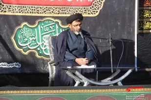 با حسین(علیه السلام) ماندن هنر است