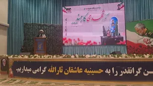 خونخواهی شهدا به معنای جنگ طلبی نیست