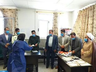 تجلیل از کارکنان درمانگاه شهر کلاته خیج در مقابله با کرونا+ تصاویر