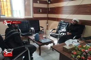 دیدار صمیمی بسیجی جهادگر حسین عبدالهی با مسئول نمایندگی ولی&zwnj;فقیه ناحیه دلگان به مناسبت هفته بسیج