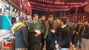 بر حاشیه برگ شقایق بنویسید.. گل تاب فشار در و دیوار ندارد