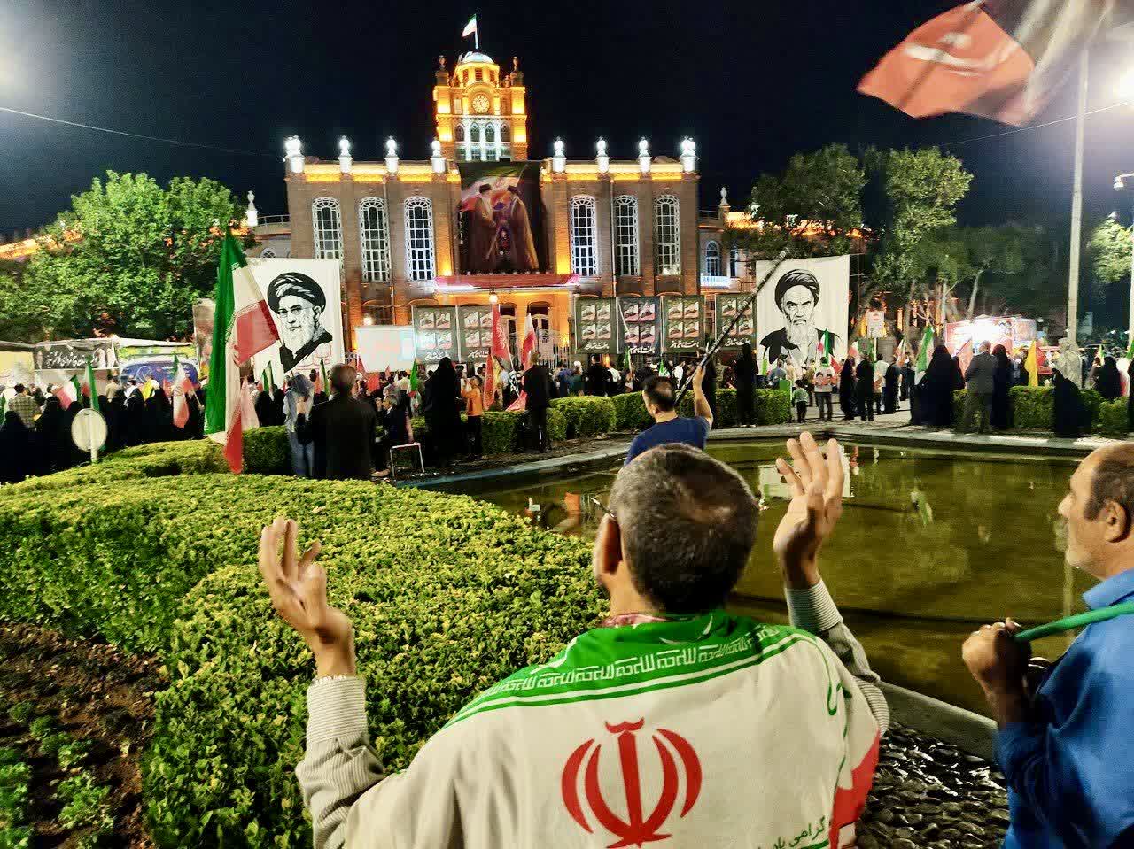 وقتی میدان ساعت تبریز، پیمان خدمت و شهادت را یکجا نجوا کرد