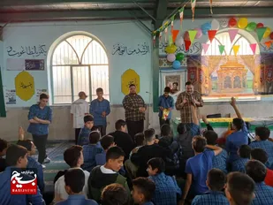 نبرد با دشمنان، وظیفه نسل جوان است