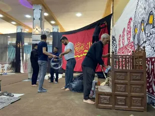آماده سازی موکب سیدالشهدا(ع) اوقاف استان قزوین توسط خادمین زوارالحسین(ع) در شهر نجف&nbsp;