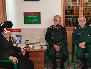 رهبر شهید انقلاب بیش از ۳۷ سال برای ساختن ایران قوی مجاهدت کردند