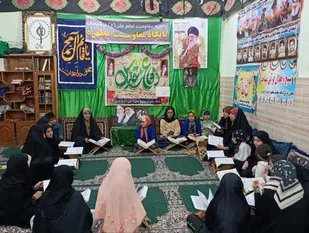 محفل انس با قرآن کودکان و نوجوانان به یاد شهدای دفاع مقدس و شهدای مدرسه میناب برگزارشد