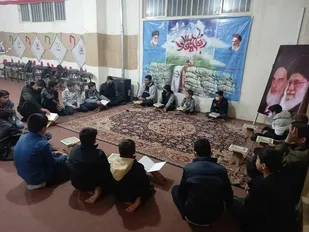به همت بسیجیان پایگاه شهید رجایی محله جروکان ، حلقه های قرآنی در محل حسینه برگزار می گردد
