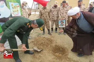 آیین روز درختکاری و کاشت ۱۵۰ نهال یادبود شهدای مقاومت در تیپ انصارالحسین(ع) همدان