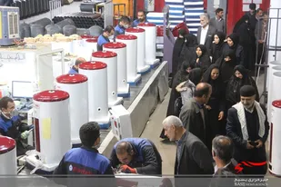 بازدید خانواده شهدا از کارخانجات تولیدی استان
