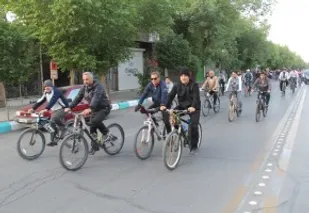 ورزشکاران یزدی به یاد آزادگان رکاب زدند