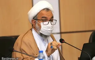 مسئله ایاب و ذهاب را یکی از ضروری ترین موارد حل نشده در جزیره خارگ می باشد