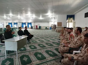 نشست ماهانه مسئولان سپاه ناحیه خرم&zwnj;آباد با سربازان