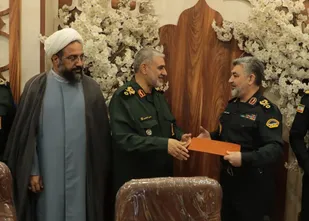 دیدار فرمانده سپاه ولیعصر عج و مسئول دفتر نمایندگی ولی فقیه در سپاه ولیعصر (عج) با فرمانده انتظامی استان خوزستان&nbsp;