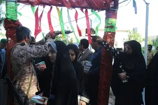 اعزام دانش آموزان دختر دلواری به مناطق عملیاتی جنوب
