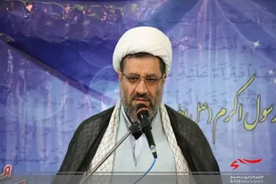 جمهوری اسلامی ایران از محورهای وحدت اسلام است