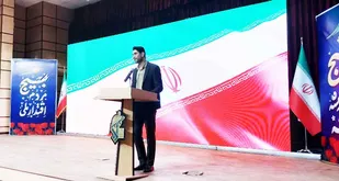 طنین شعر حماسی جواد نظری؛ رئیس بسیج رسانه استان ایلام در آیین تجلیل از فرماندهان بسیجی ایلام