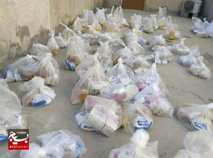 توزیع بیش از 600 بسته یلدایی بین نیازمندان قصرقند