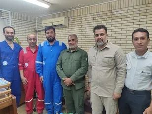 بازدید فرمانده ناحیه مقاومت بسیج بوموسی از پایگاه شهید اکبری شرکت نفت سیری؛ تبیین نکات راهبردی برای سنگربانان عرصه اقتصادی