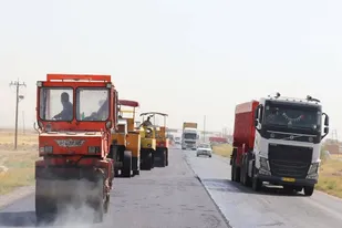 آغاز عملیات بهسازی و روکش آسفالت محور اسدآباد&ndash;کنگاور