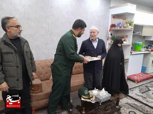 فرمانده سپاه نقده به مناسبت روز زن با خانواده شهدای شهرستان دیدار کرد
