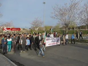 برگزاری همایش پیاده&zwnj;روی خانوادگی بسیجیان ملایر به مناسبت روز شهید