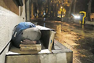 جمع آوری معتادان و کارتن خواب ها در تهران حمایت دولت را می طلبد