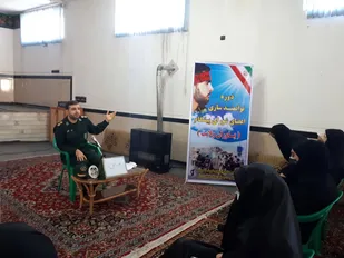 دشمن به دنبال فروپاشی خانواده است