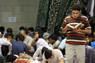 احیای سنت اعتکاف از دستاوردهای انقلاب است