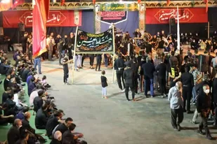 میزبانی ناحیه مقاومت بسیج شاهین&zwnj;شهر از هیئات مذهبی در شب تاسوعای حسینی