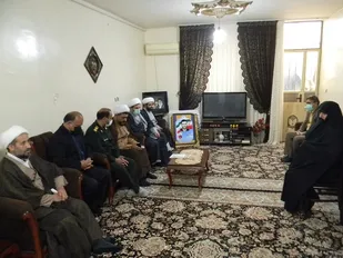 دیدار وسرکشی مسئولین از خانواده شهید روحانی شهرستان هرسین