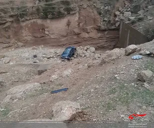 سقوط یک دستگاه خودرو به دره در ایذه سه کشته و یک مصدوم بر جا گذاشت