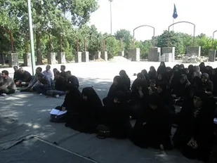 نشست بصیرتی بسیجیان با شهدا در همدان