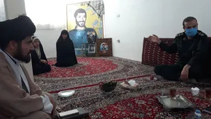 دیدار فرمانده سپاه ناحیه شاهرود با خانواده سردار شهید علی احمدی در بیارجمند+ تصاویر