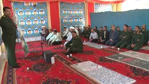 غبار روبی و عطرافشانی گلزار شهدا در میبد